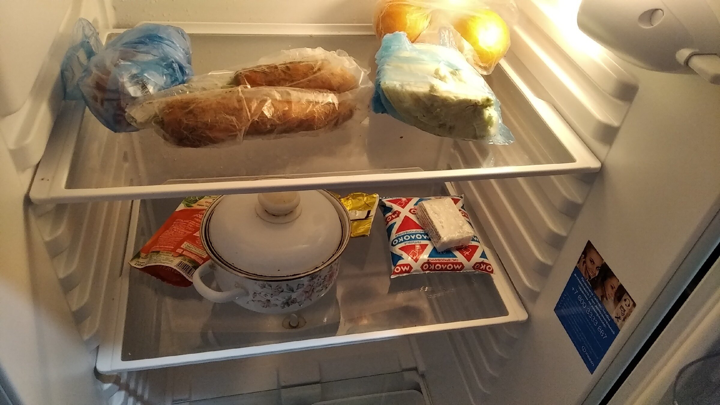 Что лежит в холодильнике у простой одинокой пенсионерки, и как у неё дома, сфоткала в гостях