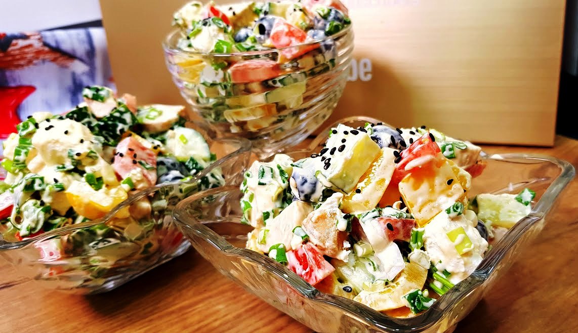 Салат из огурцов, помидоров и яиц (пошаговый фото рецепт) - ВашВкус