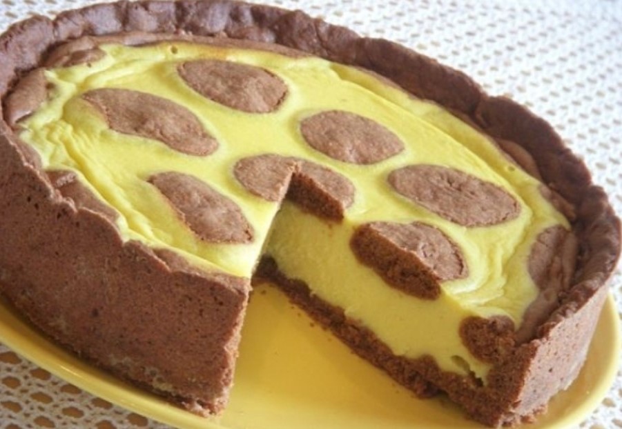 Просто кухня шоколадно творожный пирог. Пирог Жираф с творогом. Шоколадно творожный пирог. Пирог шоколадно творожный Жираф. Шоколадный пирог с творогом.