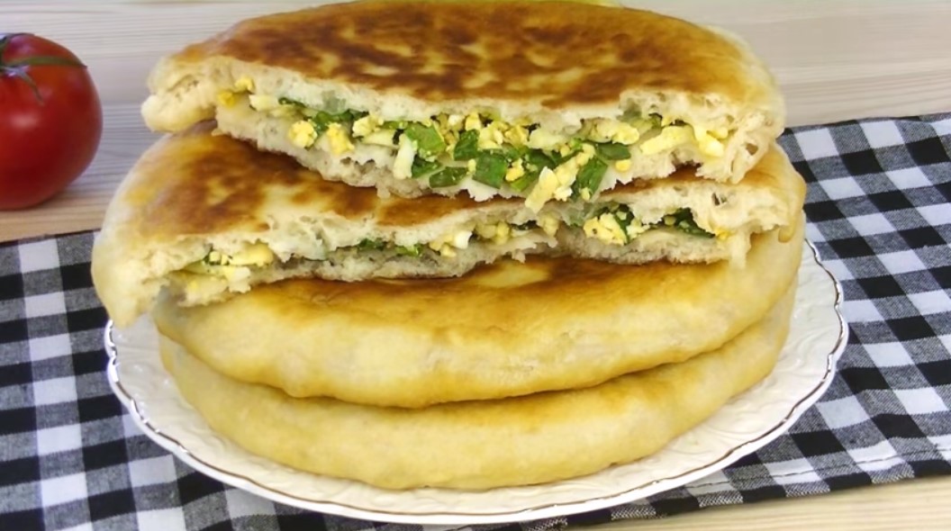 Ленивые пирожки с яйцом и зеленым луком на кефире рецепт на сковороде пошаговый фото