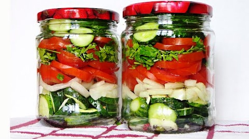 Салаты из овощей на зиму без стерилизации: 8 рецептов