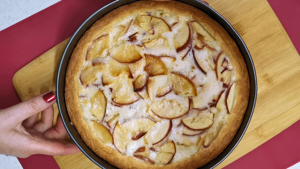 Готовлю такой пирог с яблоками вместо Шарлотки. Мягкое тесто и много яблок в нежной как крем заливке (делюсь рецептом)