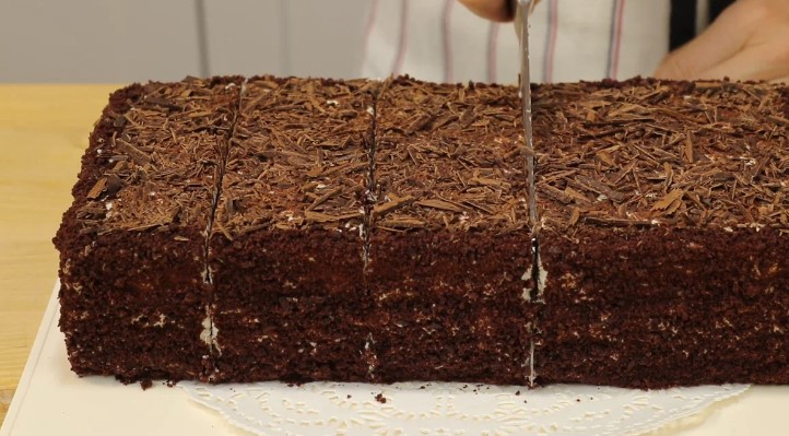 Шоколадный торт со сливочно-сметанным кремом «Черный принц» | Рецепты на витамин-п-байкальский.рф