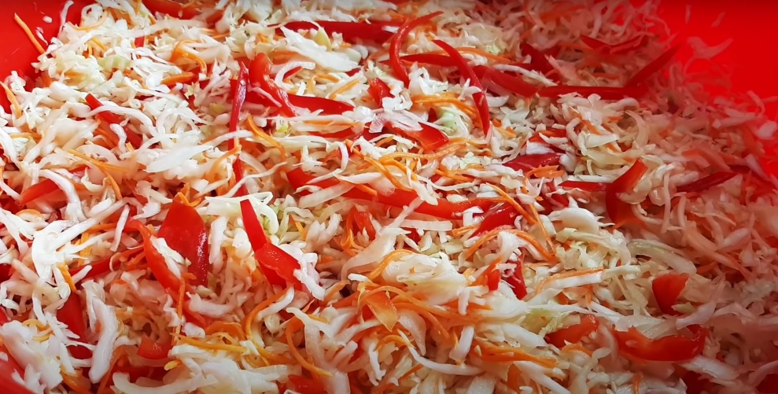 Капуста маринованная с перцем болгарским