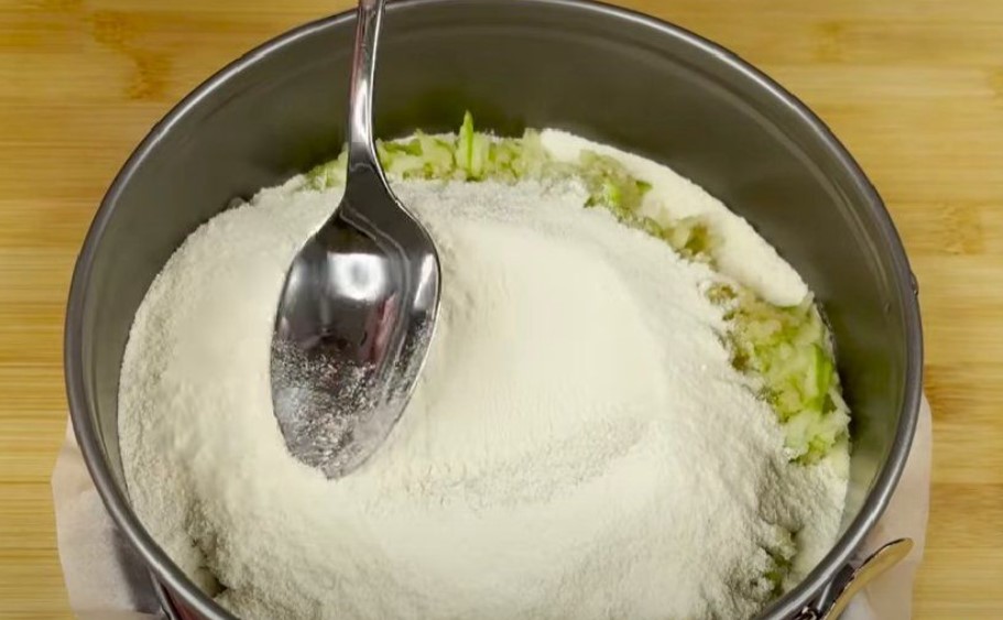 Яблочный пирог "4 стакана". Излюбленный рецепт всех хозяек