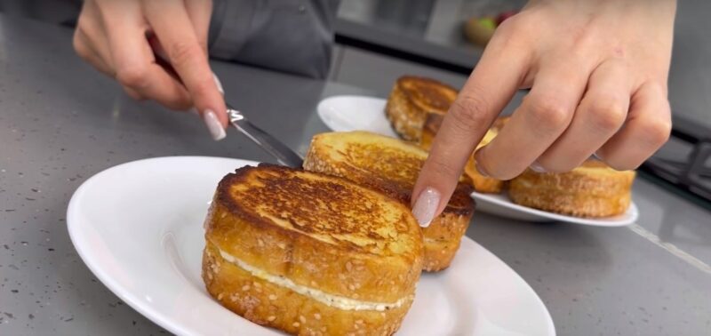 Сырники больше не готовлю, нашла рецепт проще и вкуснее. "Творожная сказка" за 5-10 минут