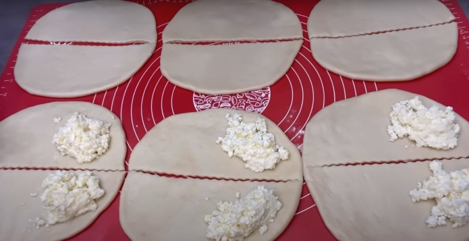 Палочки к чаю из готового теста