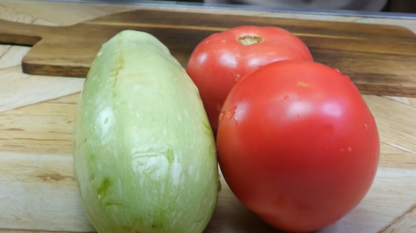 Запеканка из кабачков с фаршем и помидорами
