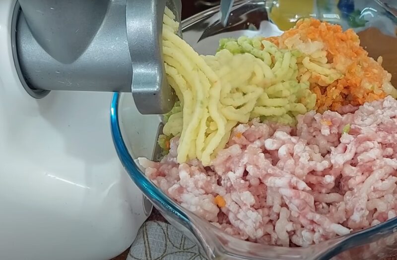 Какие 2 продукта нужно добавить в котлеты, чтобы они стали намного вкуснее. Делюсь рецептом