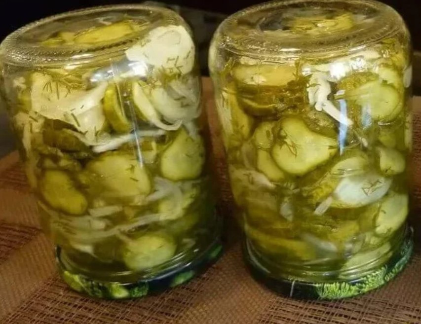 салат зимний король из огурцов. салат зимний король из огурцов. салат из огурцов на з му. необычные заготовки на зиму. салат с огурцами на зиму.