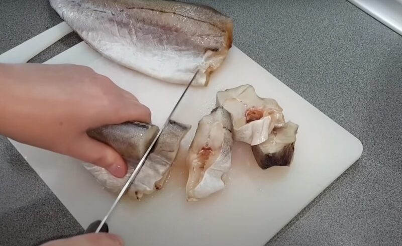 Надоела рыба под маринадом? 3 новых рецепта с минтаем, которые вас приятно удивят
