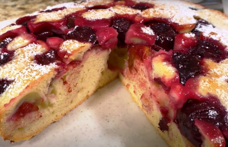 Вкусный пирог со сливами в духовке