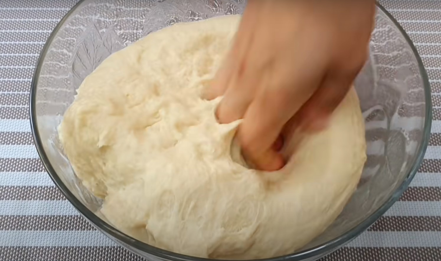 Тесто как пух с уксусом. Вкусное тесто. взбухшей тесто. как сделать очень вкусное тесто. постное дрожжевое тесто как пух.