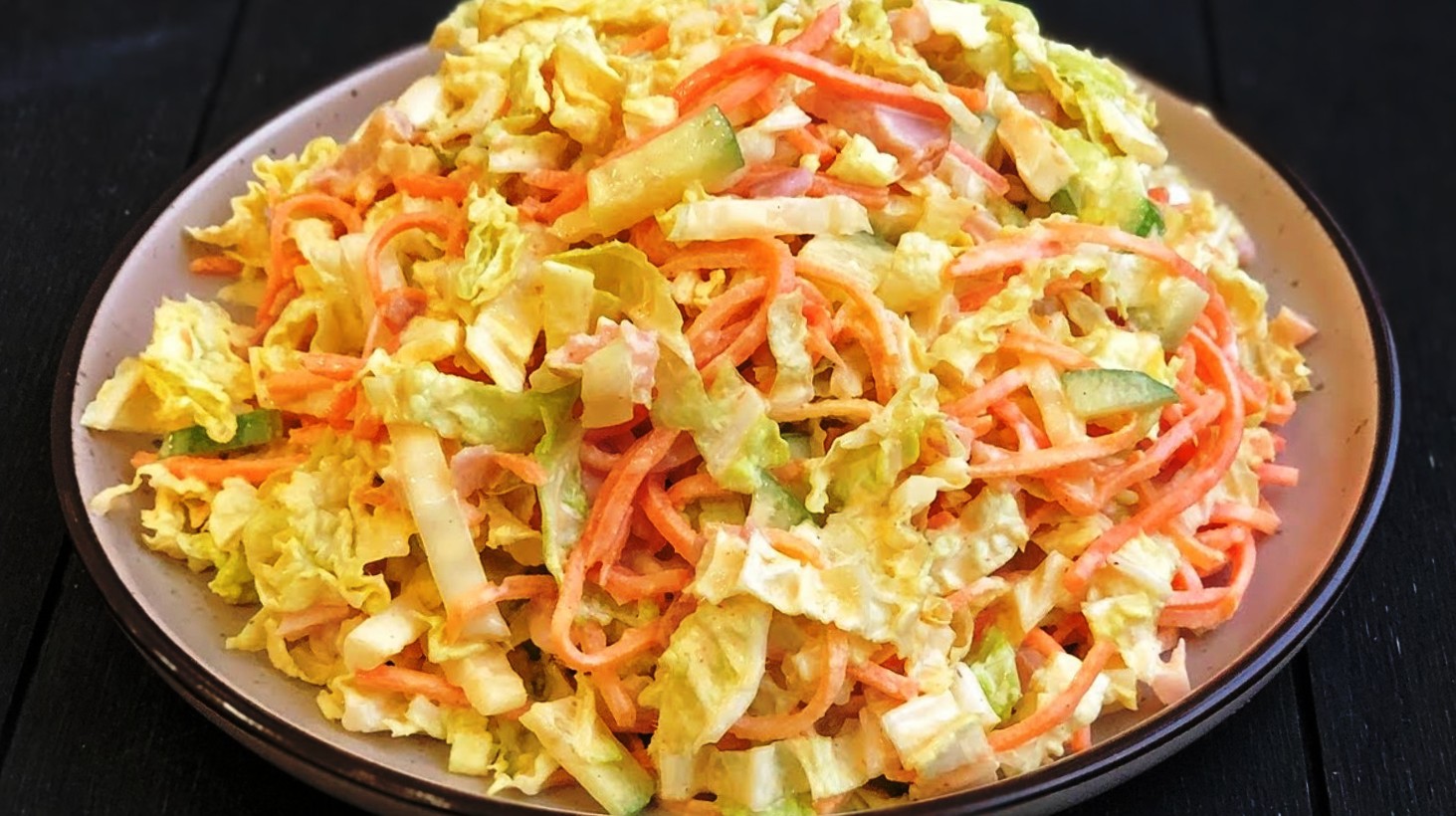 Рецепты вкусных салатов на скорую руку из доступных продуктов.