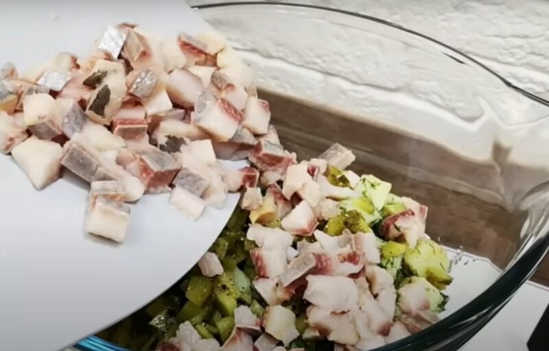 Теплый картофельный салат с сельдью, пошаговый рецепт с фото
