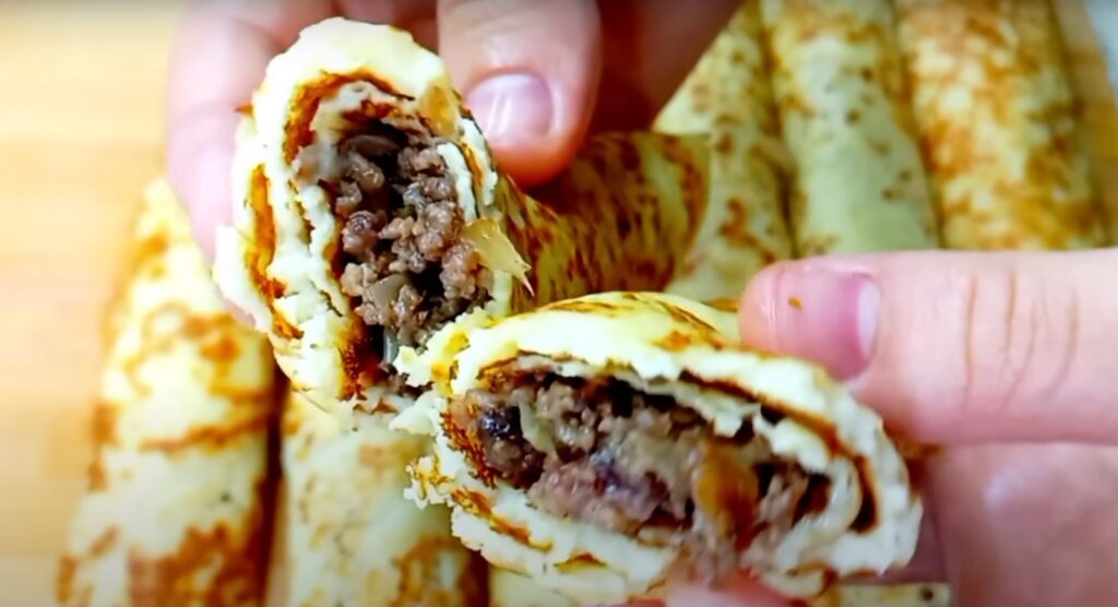 начинки тортиков в разрезе. ягодный пай шоколадный купить. лепка пирожков из дрожжевого. красивые пирожки с джемом. слойки из слоеного теста.