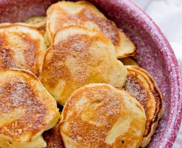 почему оладушки получаются. мондштадские оладушки геншин. оладушки панкейки. оладьи на кефире. блины.