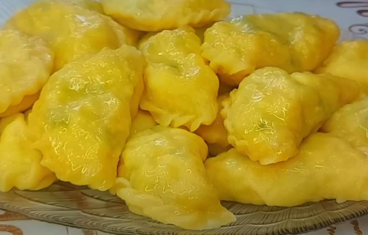 Вареники сливочное масло. Манты курзе. Вареники сливочное масло. Вареники со сметаной. Вареники сливочное масло.