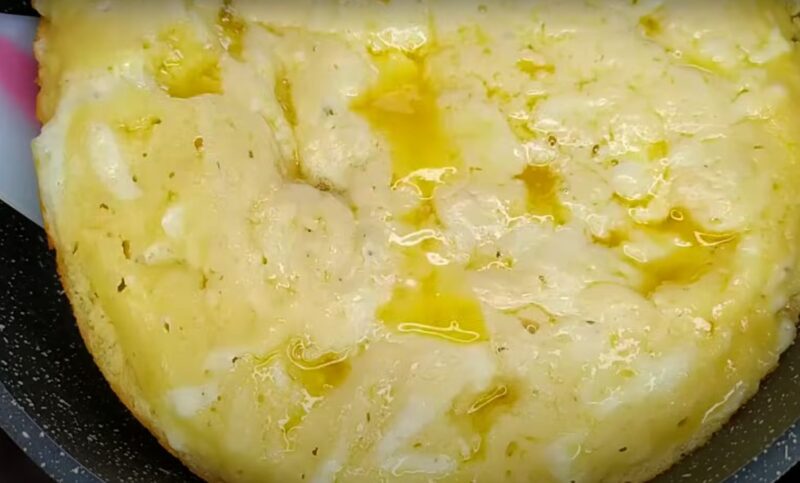 Ленивый хачапури с творогом и сыром на сковороде. Вкусный и простой рецепт