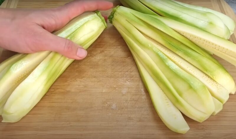 Жареные кабачки вкуснее мяса. Турецкая жена бизнесмена поделилась рецептом: всё готово за 60 минут.