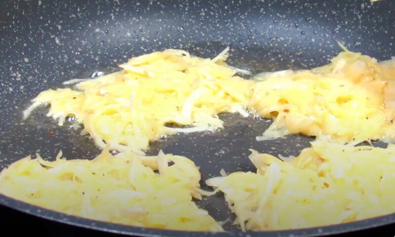 Капустные оладьи на каждый день. Простой рецепт: вкусно и недорого