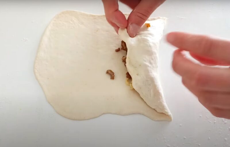 Сочные пирожки «Пятиминутки». Вкусный и быстрый завтрак для всей семьи: рецепт без духовки