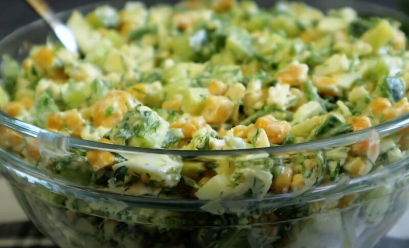 Самый летний рецепт - вкус обалденный. Вся семья подсела на этот салат: готовим на даче за 5 минут