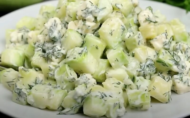 Кабачки в новом формате: сырые, но безумно вкусные. Летний хит с чесноком и ароматным соусом