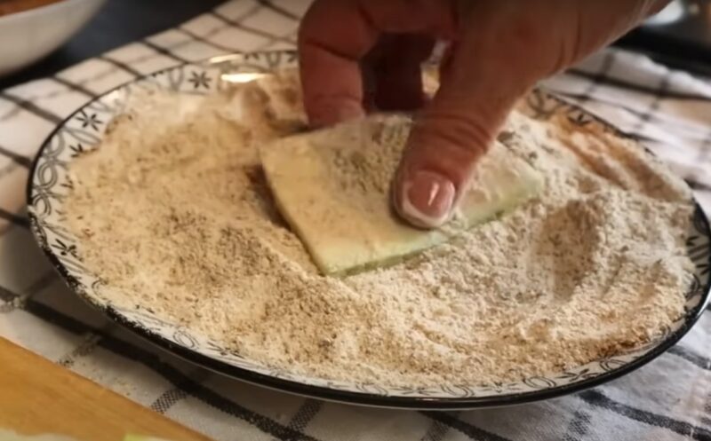 Обычные кабачки на вкус – как сочные отбивные. Идеально для летнего пикника: хрустят и тают во рту
