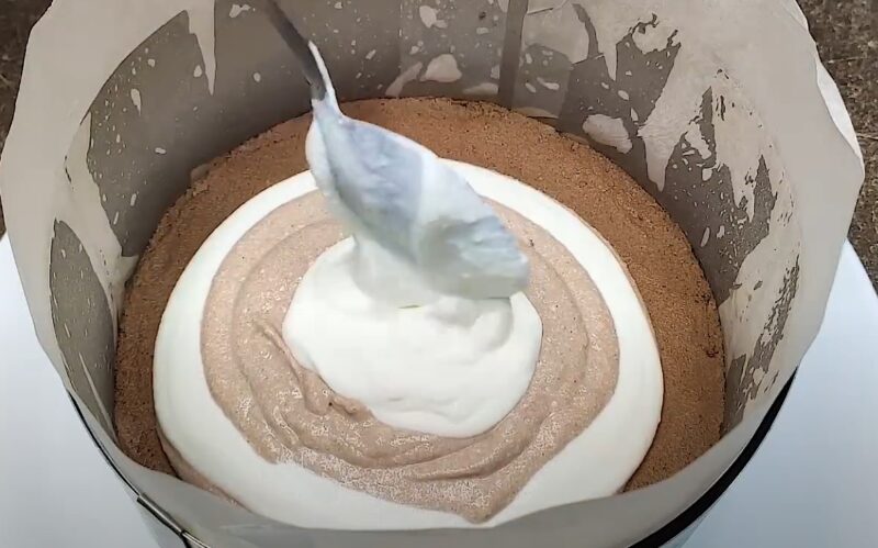 Бесподобно вкусный десерт без духовки, сгущенки и муки. Чизкейк из 3-х основных ингредиентов