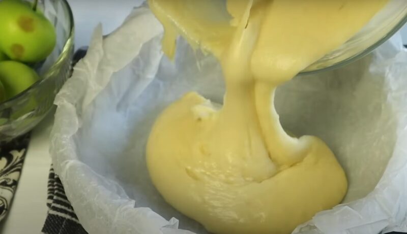 Яблочный пирог, который удивляет. Простой в приготовление, а вкус запомнился на всю жизнь - просто восторг