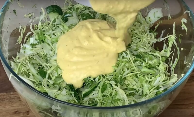 Хрустящий, сочный и вкусный! Летний салат из капусты: простой рецепт на скорую руку