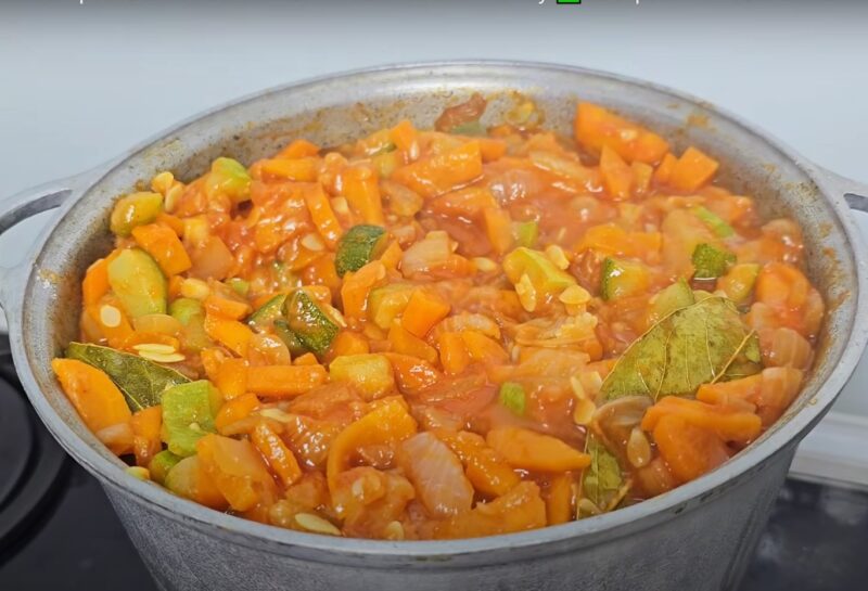 Густая кабачковая икра на зиму. Проверенный вкусный рецепт: её обожают все, кто пробовал