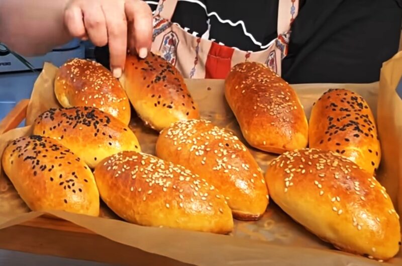 Тесто безумно нежное и мягкое. Вкусные пирожки, даже без начинки: простой рецепт - сможет каждый