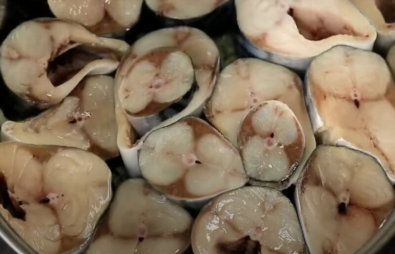Нежная скумбрия в ароматном маринаде. Рецепт, за которым выстраиваются в очередь!