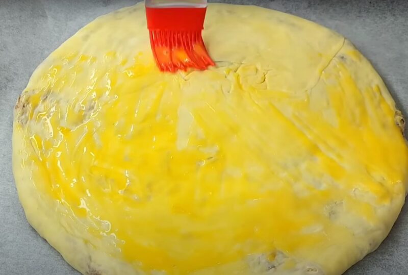 Секрет шеф-повара: как испечь идеальные слоеные пироги с мясом, от которых невозможно оторваться!