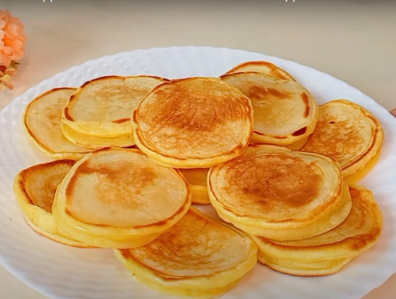 Не просто оладьи, а праздник вкуса! Как приготовить их на кефире так, чтобы гости просили добавки