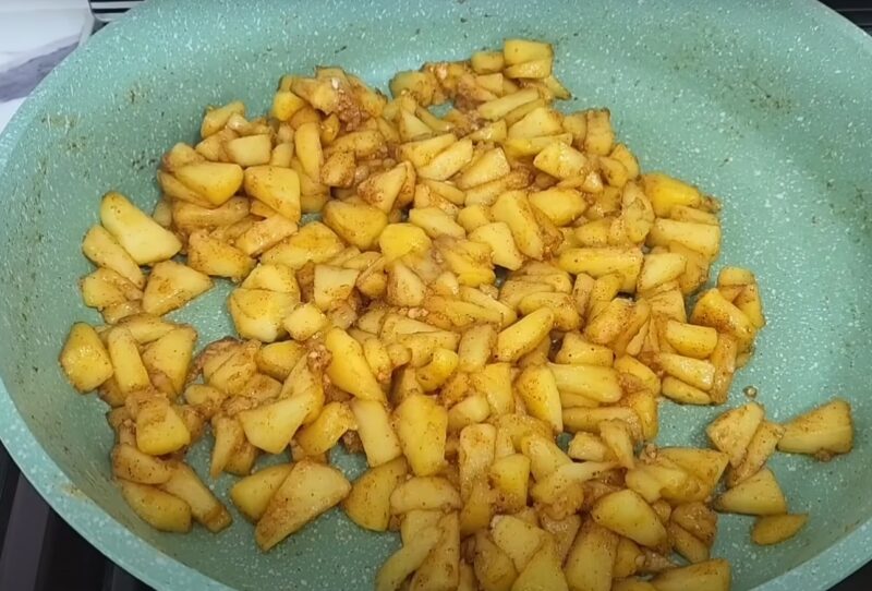 Вкус детства в одном рецепте: простейший пирог «как у бабушки» из яблок и творога. Забытый рецепт 60-х годов