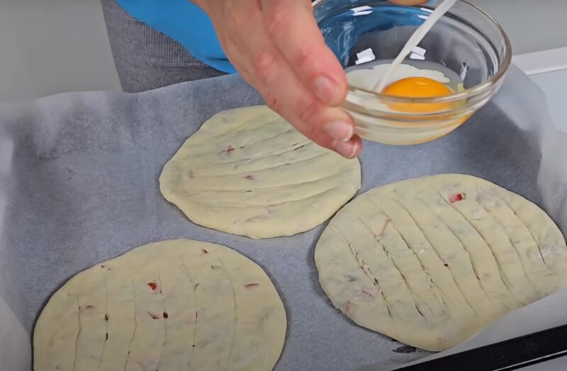 Вы больше не вернётесь к пирожкам! Пышки с мясом — воздушные и сочные: рецепт без грамма масла