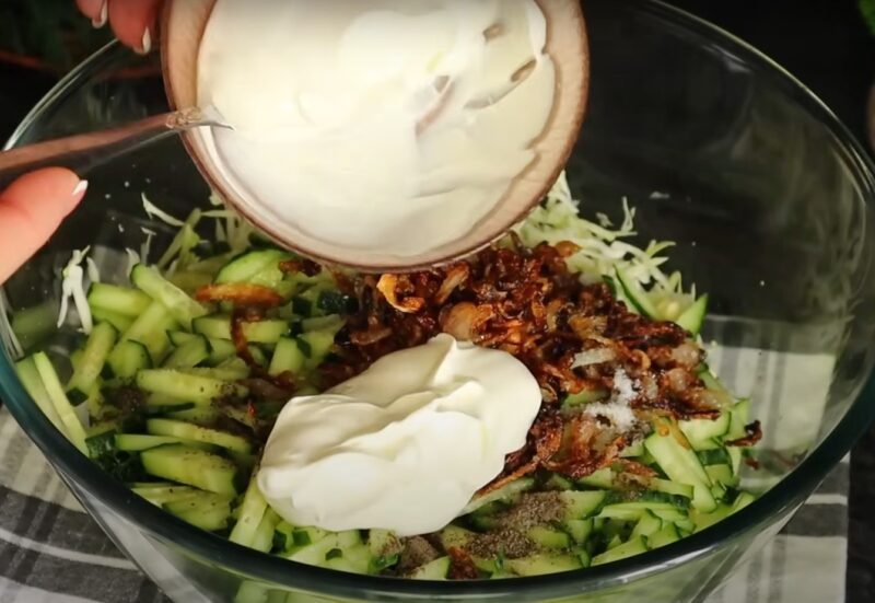 Необычный капустный салат с мясным вкусом. Простой рецепт, который удивит даже гурманов
