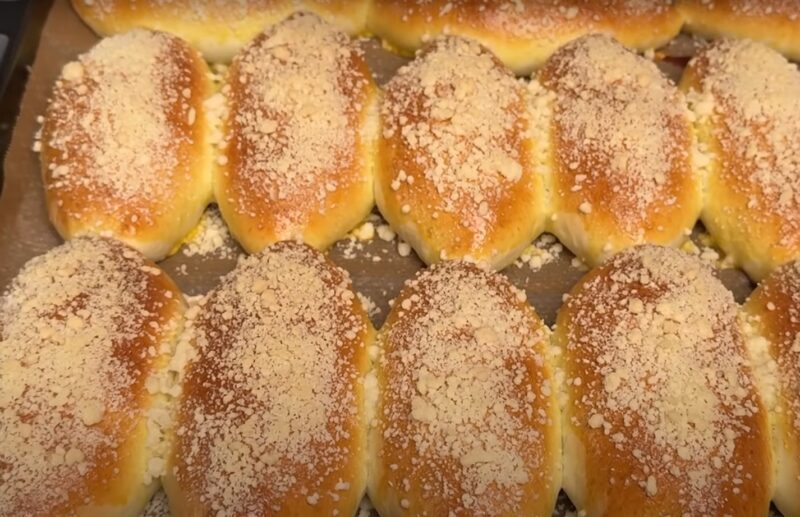 Слишком вкусно! Готовлю пирожки только так: тесто мягче облака и обалденная начинка