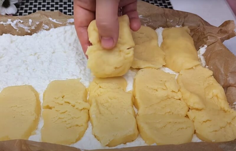 Выглядит скромно, но внутри — нежность: самый вкусный творожный пирог из Италии! Рецепт из маленькой пекарни