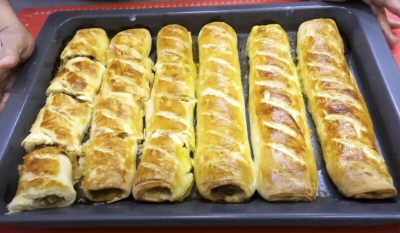 Вкуснятина на ужин: всего 300 г. фарша и 3 стакана муки. Сочные мясные рулеты, которые тают во рту