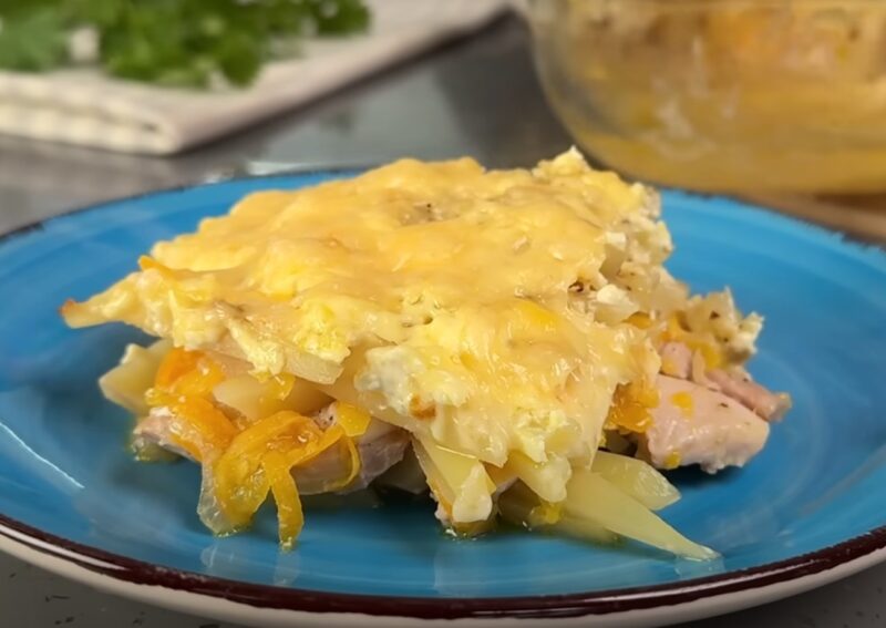 Как быстро и вкусно накормить всю семью. Сытный обед из картошки и курицы — блюдо ресторанного уровня!
