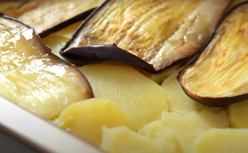 Забудьте о лазанье! Этот греческий шедевр с сочным мясным фаршем и нежными баклажанами покорит вашу семью
