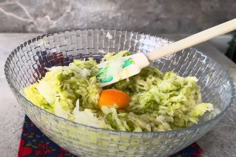 Почему нужно добавлять рис в кабачковые оладьи! Открываем кулинарный лайфхак для идеальной формы и хруста