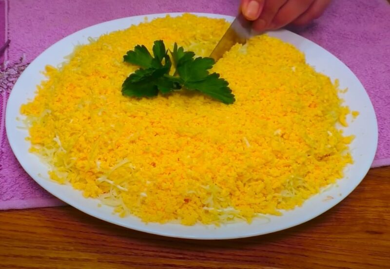 Неожиданно вкусно: салат из крабовых палочек на праздничный стол! Готовится быстрее, чем доставка еды