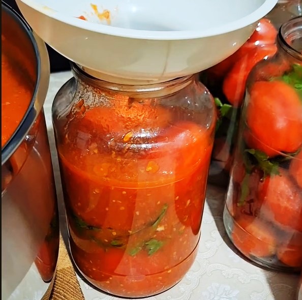 Не просто заготовка на зиму. Обалденные помидоры в собственном соку — по вкусу как с грядки!