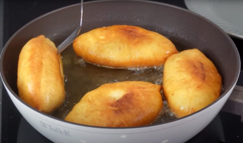 Пирожки «Вокзальные»: тот самый вкус из детства. Рецепт, который так просто повторить на своей кухне!
