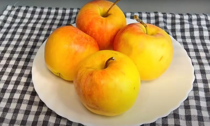 "Невидимый" яблочный пирог — вкуснее, чем пирожное! Готовится не сложно, а получается невероятно вкусным